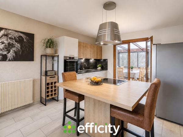 Maison
         5 pièces
        - 125 m² 398 000 € *
