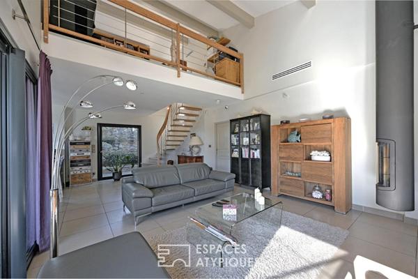 Signature contemporaine: propriété face à la mer pensée pour la flexibilité