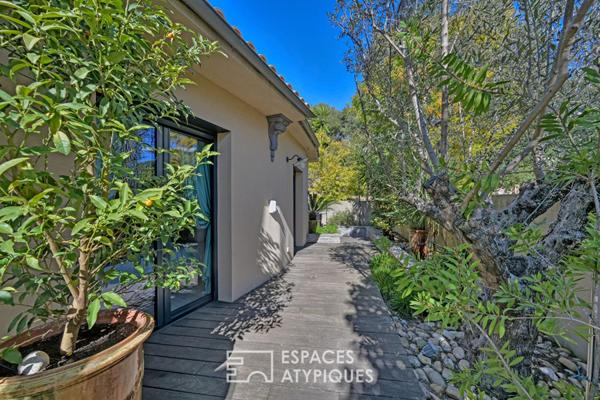 Signature contemporaine: propriété face à la mer pensée pour la flexibilité