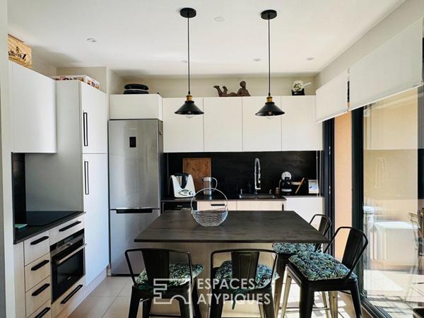 Signature contemporaine: propriété face à la mer pensée pour la flexibilité