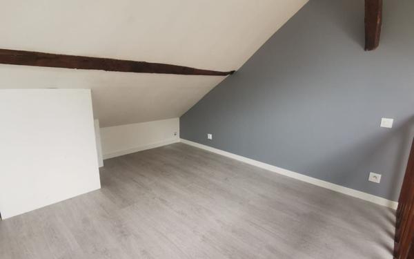 Appartement à louer    1 pièce •  Saint-Fargeau-Ponthierry