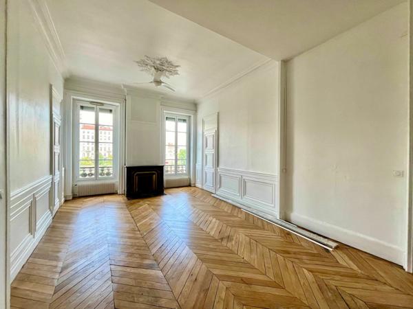 Appartement à louer    3 pièces • 97,46 m2    Lyon 2