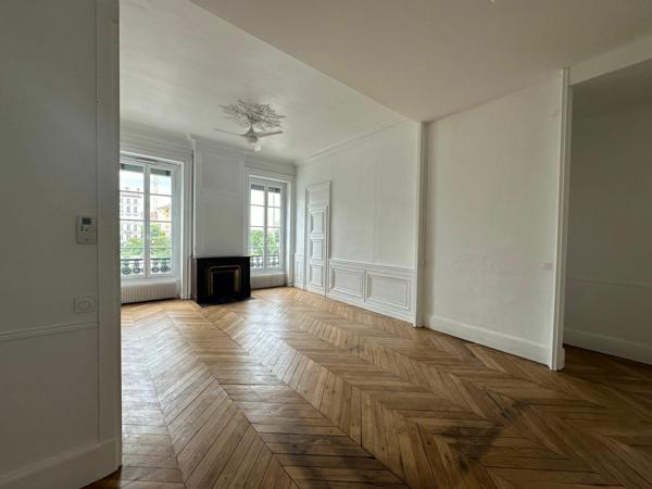 Appartement à louer    3 pièces • 97,46 m2    Lyon 2