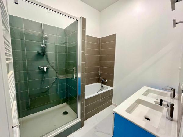 Appartement à louer    3 pièces • 97,46 m2    Lyon 2