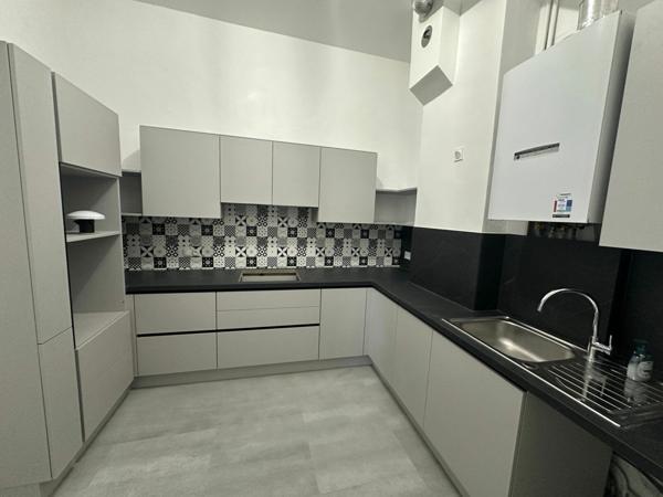 Appartement à louer    3 pièces • 97,46 m2    Lyon 2