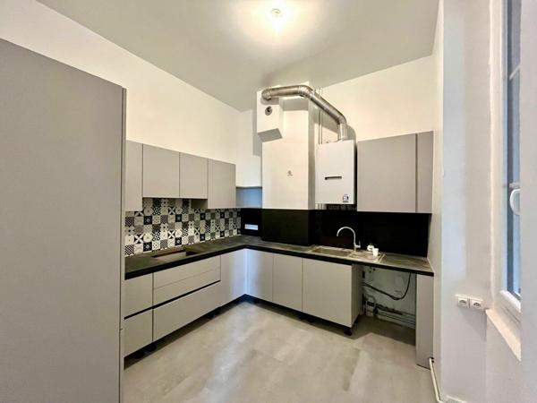 Appartement à louer    3 pièces • 97,46 m2    Lyon 2