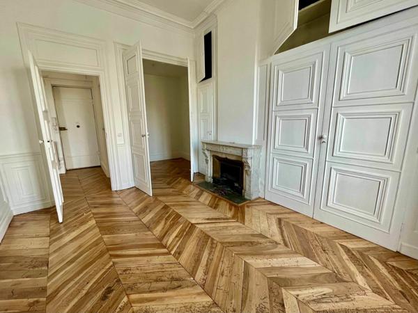 Appartement à louer    3 pièces • 97,46 m2    Lyon 2