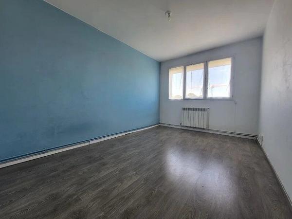 Vente                                                      Appartement
                        
                     3 pièces                      58 m2                     à Miramas