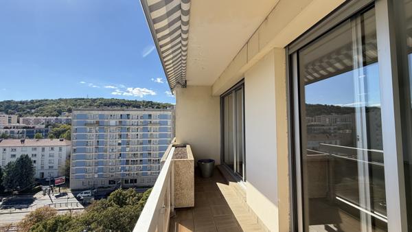 Appartement de 145m² avec plusieurs terrasse, garage, dans résidence sécurisée et quartier prisé