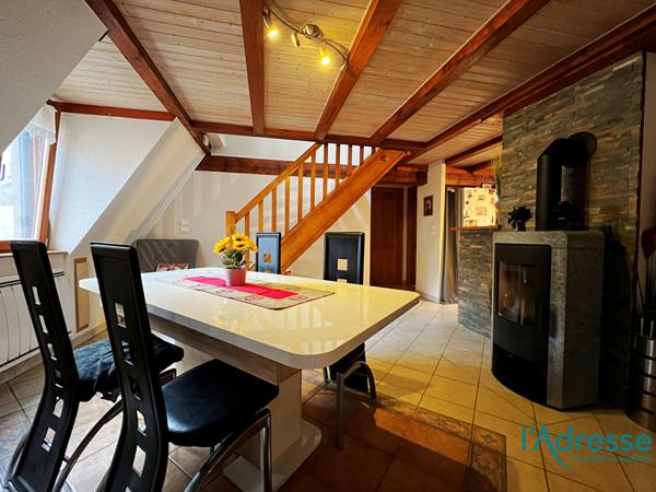 Appartement en duplex F4 - avec stationnements et jardin