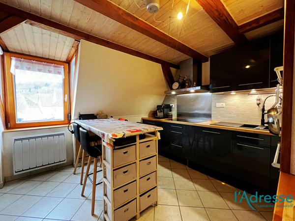 Appartement en duplex F4 - avec stationnements et jardin