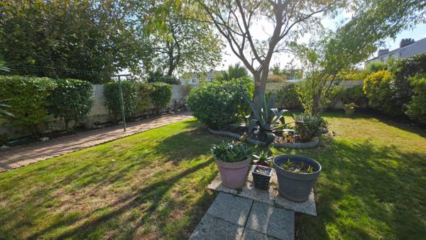 Maison 3 chambres en excellent état dans le bourg de Donges d'environ 85m² avec garage et jardin