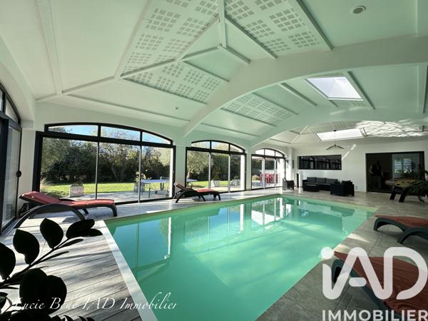 Maison à vendre 10 pièces 270 m² Beauvoir-sur-Mer