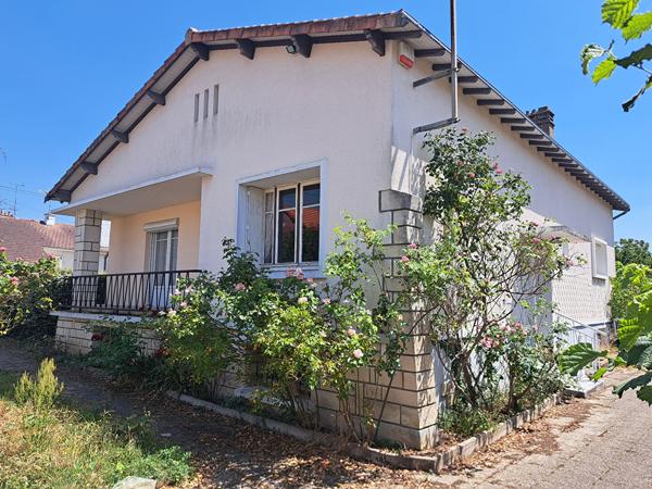 MAISON  SUR SOUS SOL