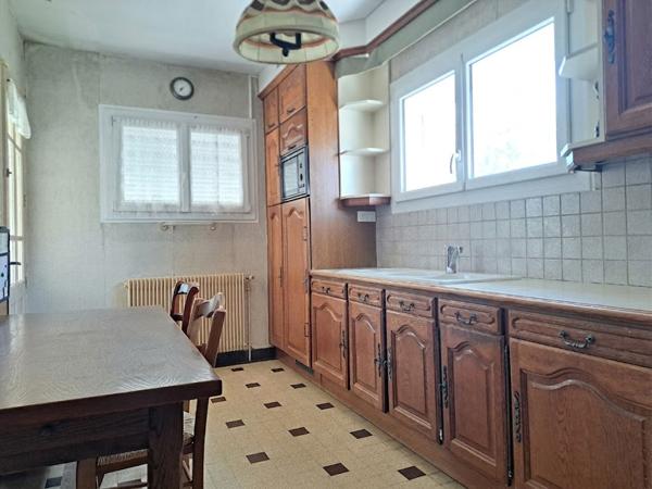 MAISON  SUR SOUS SOL