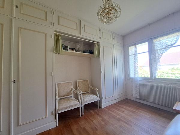 MAISON  SUR SOUS SOL