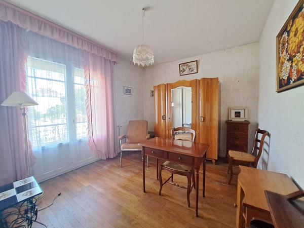 MAISON  SUR SOUS SOL