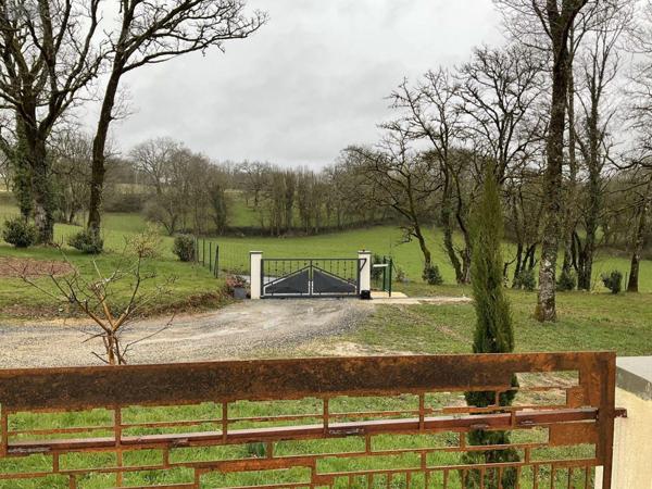 Maison à vendre à Gourdon dans le Lot (46300), ref : 46041/406