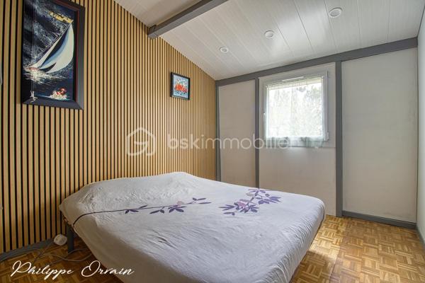 🏠 Maison – 97 m² – Louvres (95380)

Description du bien :
Dans un environnement résidentiel calme et agréable de Louvres, découvrez cette maison mitoyenne de 97 m², idéale pour une famille.

Le bien se compose de :
Une entrée
Une cuisine indépendante et entièrement équipée
Un salon/séjour donnant sur le jardin
4 chambres
2 salles d'eau
2 WC
1 cellier
Un double garage

🌳 Extérieur & environnement :
Terrain clos d'une surface de 82 m²
Jardin/terrasse
Stationnement facile (garage et place de parking)

✅ Les + :
Fenêtres PVC double vitrage
Volets électrique

Secteur calme et résidentiel
Le tout sur un terrain fonctionnel, proche des écoles, commerces et transports (RER D, accès rapide A1/A3).
Fort potentiel !

📞 Contactez-moi pour organiser une visite !