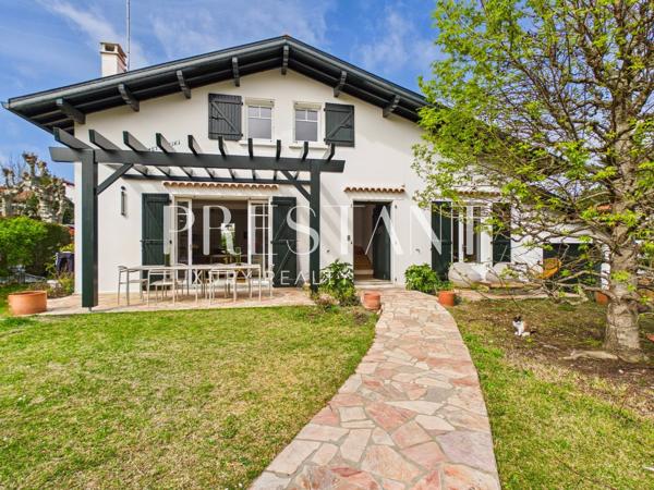 Rare en plein coeur de Guéthary, maison rénovée avec jardin, GUETHARY