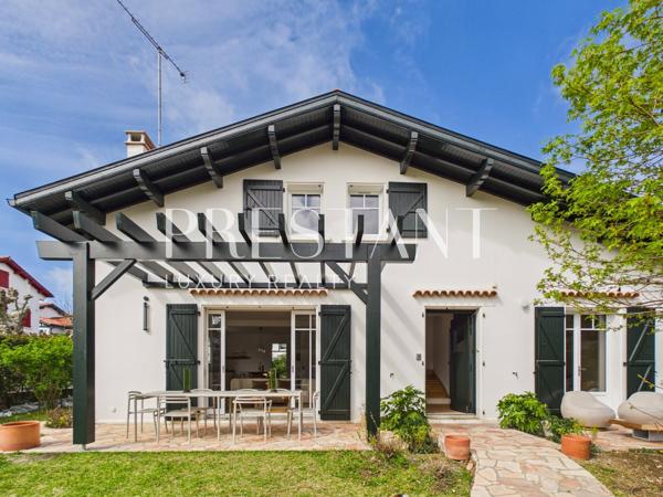 Rare en plein coeur de Guéthary, maison rénovée avec jardin, GUETHARY