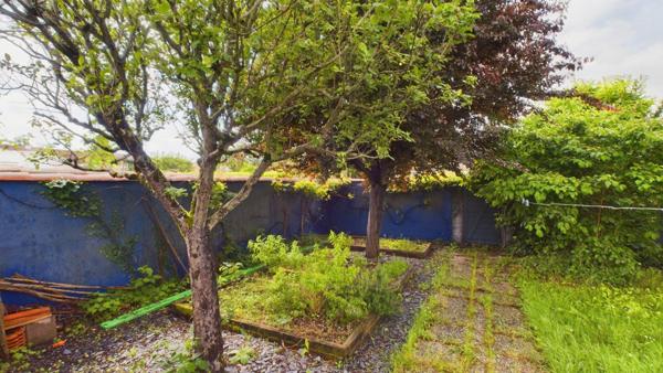 Maison familiale 4 chambres avec jardin arboré