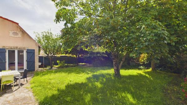 Maison familiale 4 chambres avec jardin arboré