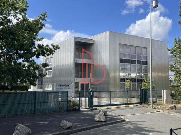 Bureau de 1090 m² à louer à Bordeaux Lac - Bruges