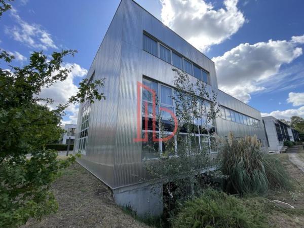 Bureau de 1090 m² à louer à Bordeaux Lac - Bruges