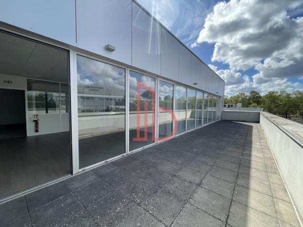 Bureau de 1090 m² à louer à Bordeaux Lac - Bruges