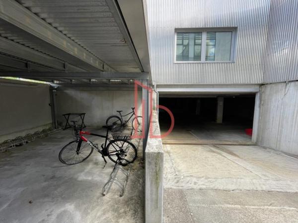 Bureau de 1090 m² à louer à Bordeaux Lac - Bruges