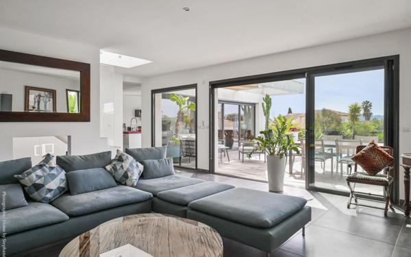 Maison à vendre    5 pièces •  Sanary-sur-Mer