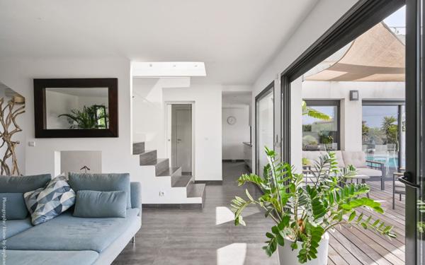 Maison à vendre    5 pièces •  Sanary-sur-Mer