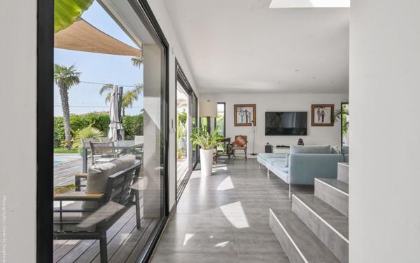 Maison à vendre    5 pièces •  Sanary-sur-Mer