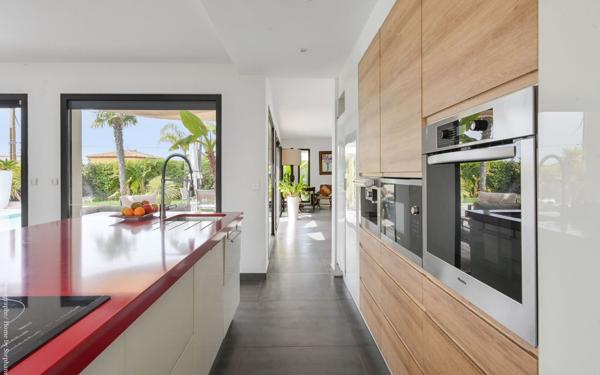 Maison à vendre    5 pièces •  Sanary-sur-Mer