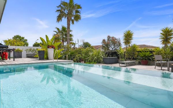 Maison à vendre    5 pièces •  Sanary-sur-Mer