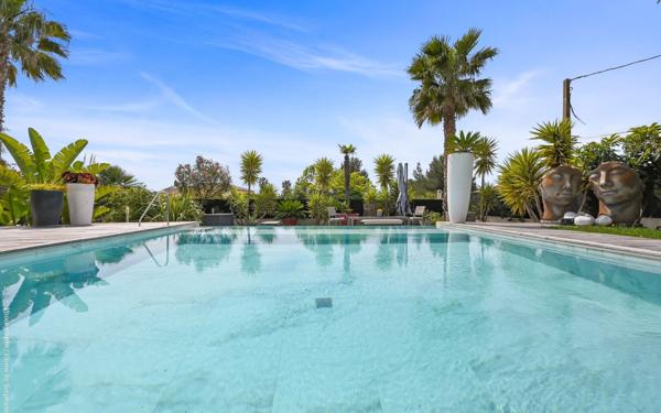 Maison à vendre    5 pièces •  Sanary-sur-Mer