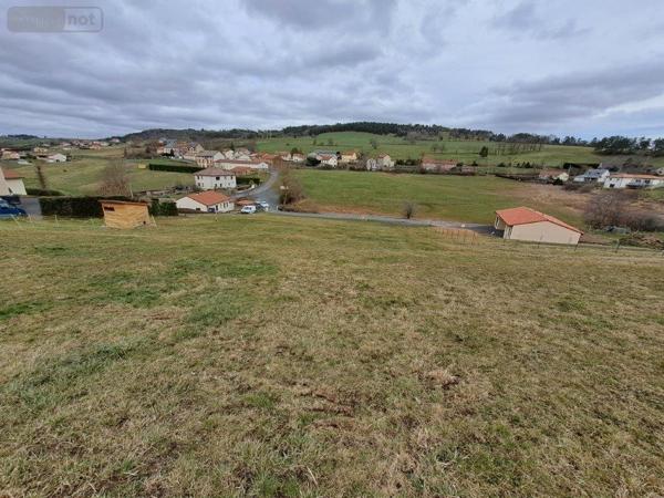 Terrain à Batir à vendre à Saint-Georges dans le Cantal (15100), ref : 044/1122