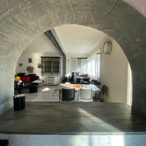 ROQUEMAURE - ORANGE - SAUVETERRE - AVIGNON - MAISON DOUBLE HABITATION 8 PIECES 4 CHAMBRES  SUR UN TERRAIN DE 3600 M²