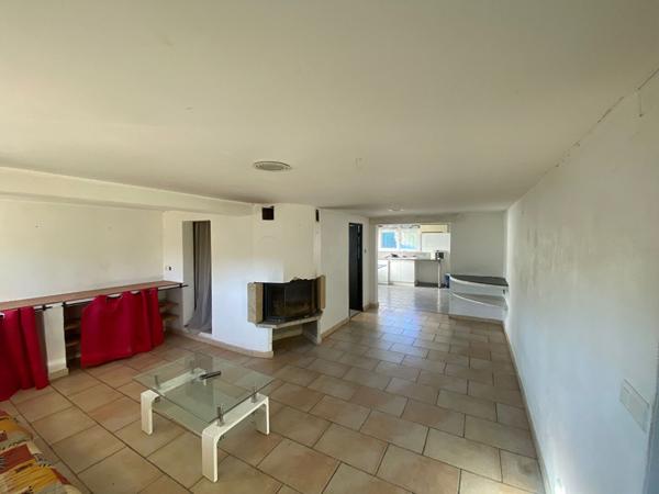 ROQUEMAURE - ORANGE - SAUVETERRE - AVIGNON - MAISON DOUBLE HABITATION 8 PIECES 4 CHAMBRES  SUR UN TERRAIN DE 3600 M²