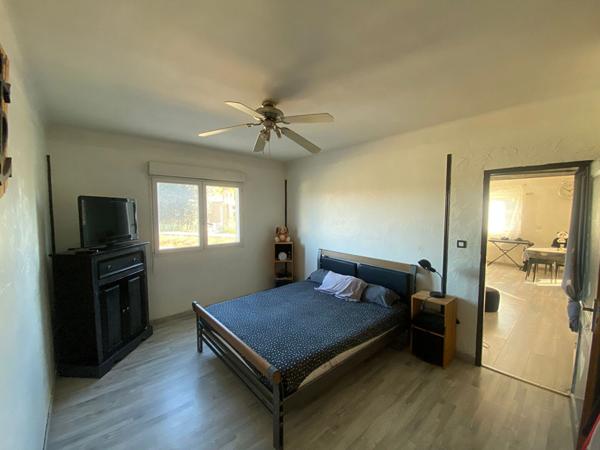 ROQUEMAURE - ORANGE - SAUVETERRE - AVIGNON - MAISON DOUBLE HABITATION 8 PIECES 4 CHAMBRES  SUR UN TERRAIN DE 3600 M²