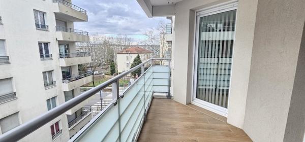 Appartement à vendre |  Villeurbanne |  2 pièces | 52 m²