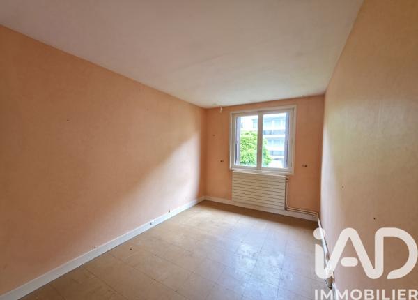 Maison à vendre 6 pièces 102 m² Le Chesnay-Rocquencourt