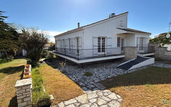 Maison à vendre    9 pièces •  La Brée-les-Bains