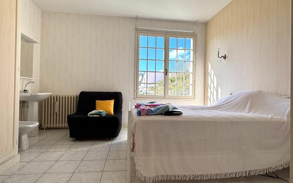 Maison à vendre    9 pièces •  La Brée-les-Bains