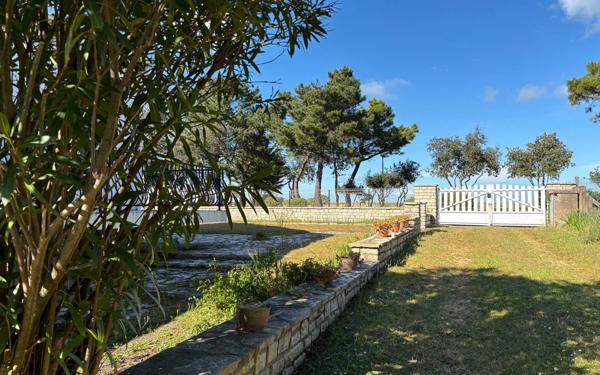 Maison à vendre    9 pièces •  La Brée-les-Bains