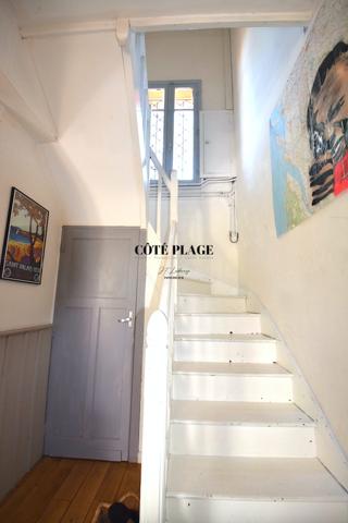 Saint-Palais-sur-Mer (17420) VILLA À DÉCOUVRIR SUR ST PALAIS - proche plages NAUZAN - BUREAU - Au prix de 884.000 € HAI