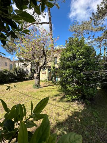 Saint-Palais-sur-Mer (17420) VILLA À DÉCOUVRIR SUR ST PALAIS - proche plages NAUZAN - BUREAU - Au prix de 884.000 € HAI