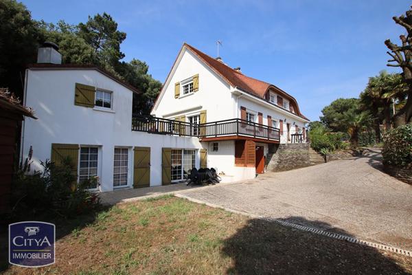 Maison à vendre 13 pièces 281.33m²