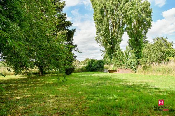 77280 OTHIS CORPS DE FERME d'une surface 2000 m²